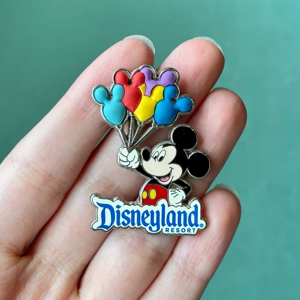 5/$25 Disneyland Pin